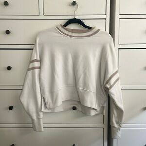 Abercrombie and Fitch Cropped White Long Sleeve Sweater